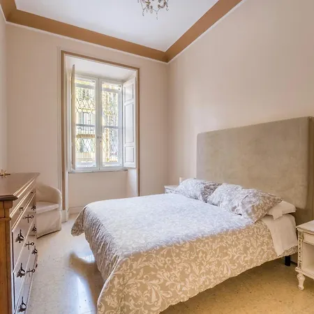 Large Trastevere Viale Glorioso Apartment *